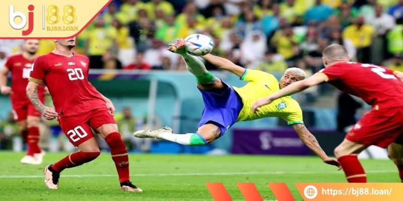 Nếu trận tạm dừng do thời tiết hoặc lý do bất khả kháng